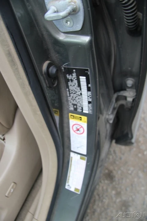 2010 Toyota Highlander - Image 13 of 21