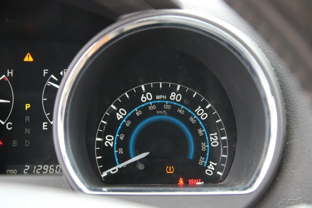 2010 Toyota Highlander - Image 20 of 21