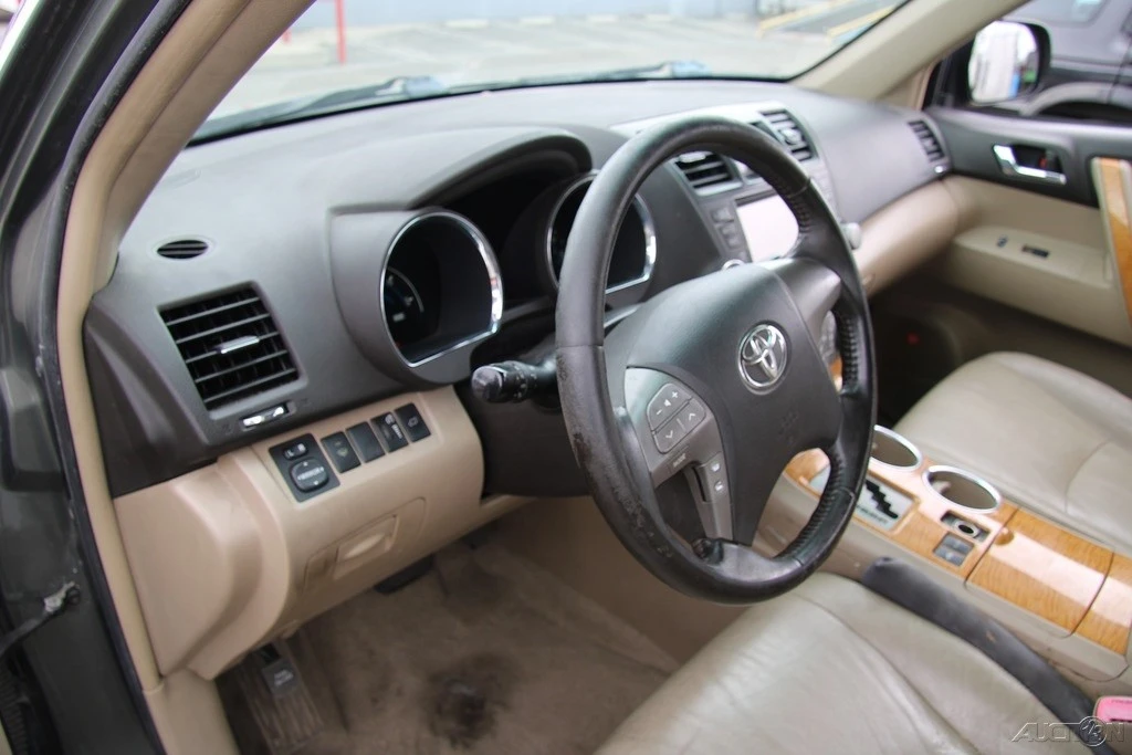2010 Toyota Highlander - Image 16 of 21