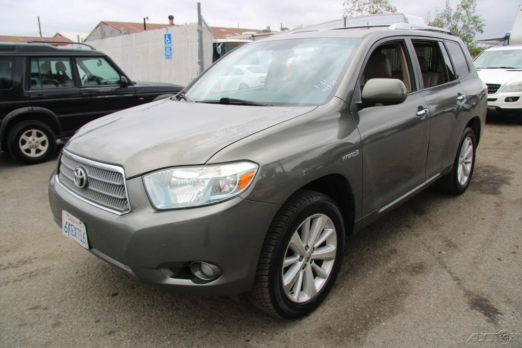 2010 Toyota Highlander - Image 2 of 21