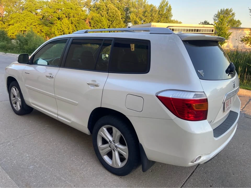 2010 Toyota Highlander - Image 4 of 14