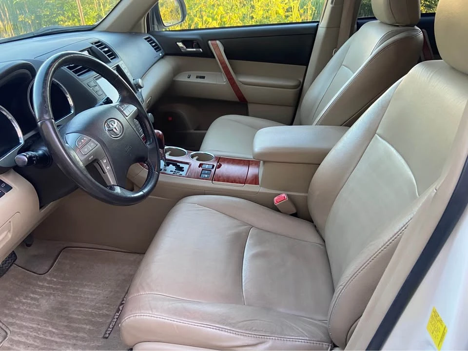 2010 Toyota Highlander - Image 5 of 14