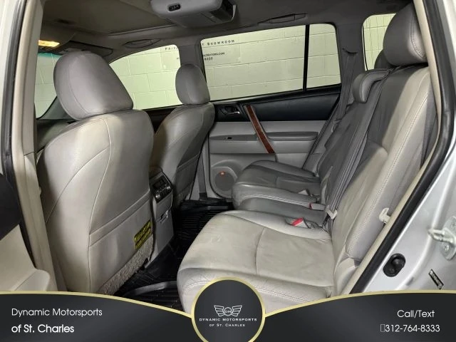 2010 Toyota Highlander - Image 19 of 21