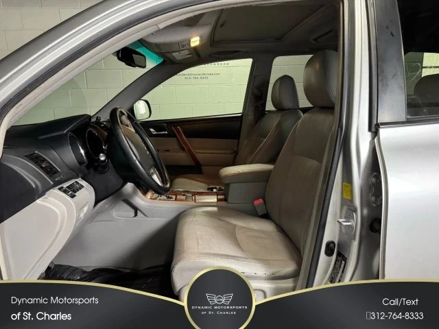 2010 Toyota Highlander - Image 11 of 21