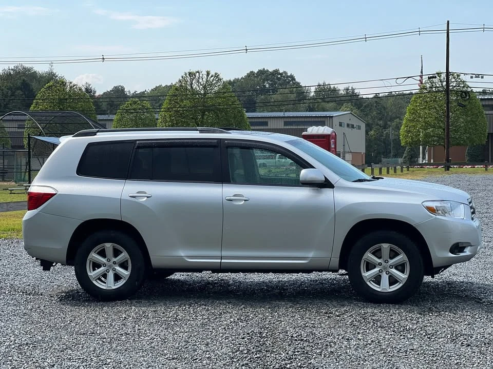 2010 Toyota Highlander - Image 3 of 16