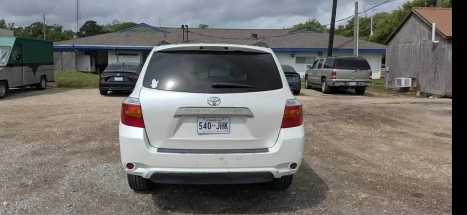 2010 Toyota Highlander - Image 8 of 12