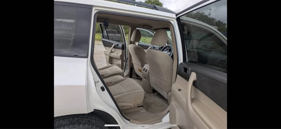 2010 Toyota Highlander - Image 12 of 12