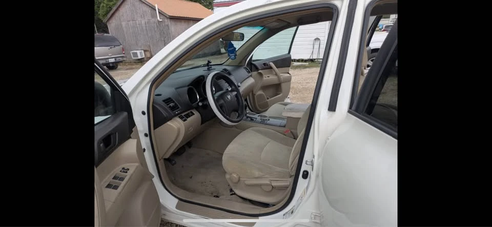 2010 Toyota Highlander - Image 9 of 12