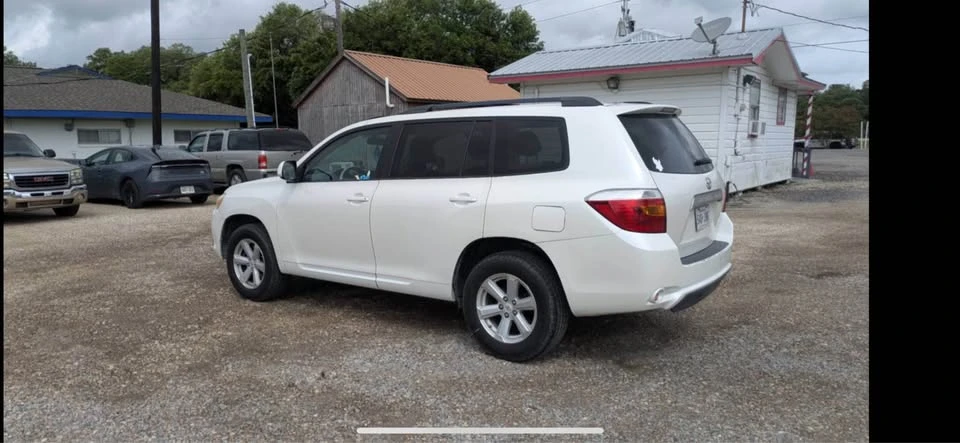2010 Toyota Highlander - Image 7 of 12