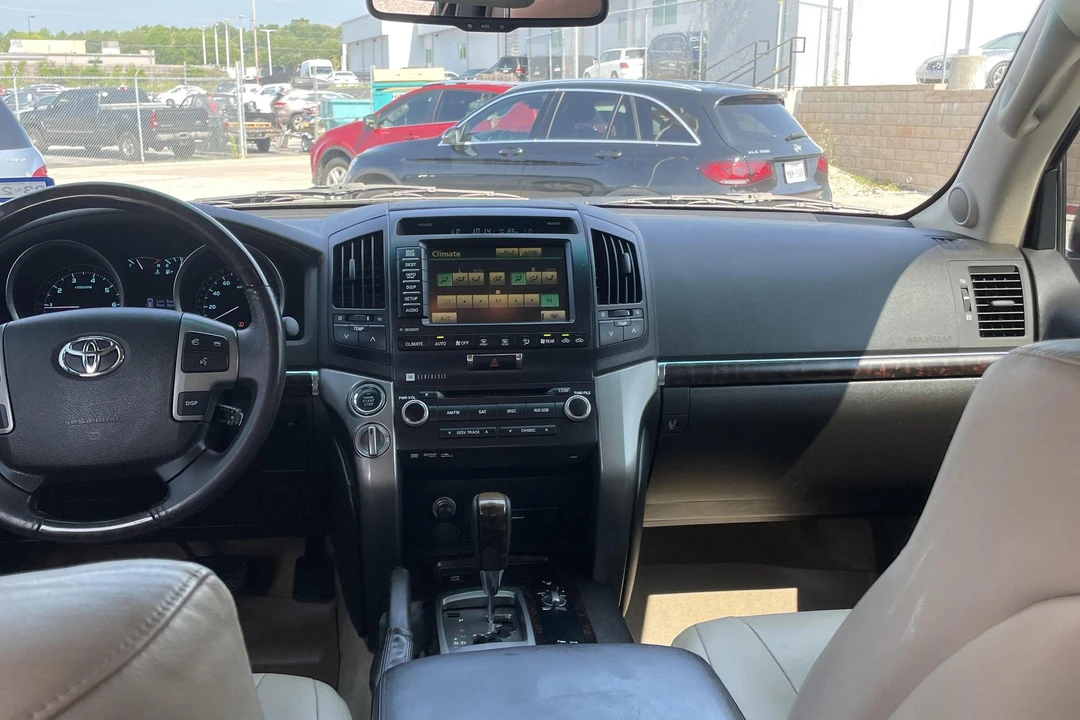 2010 Toyota J200 Land Cruiser - Image 30 of 31