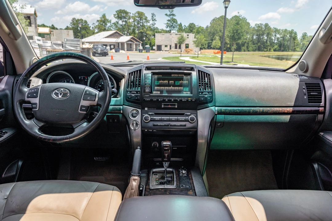 2010 Toyota J200 Land Cruiser - Image 26 of 31