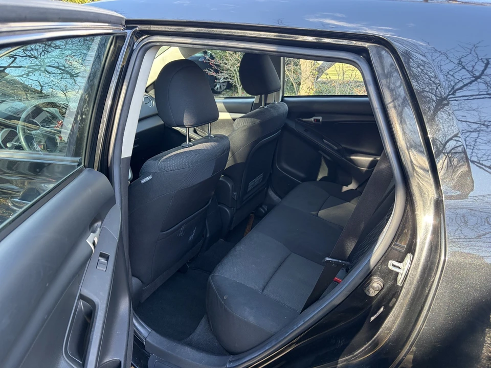 2010 Toyota Matrix 2nd Gen - Image 11 of 16