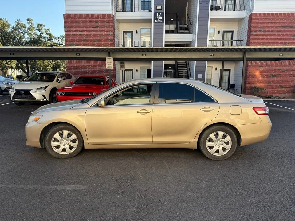 2010 Toyota - Image 12 of 12