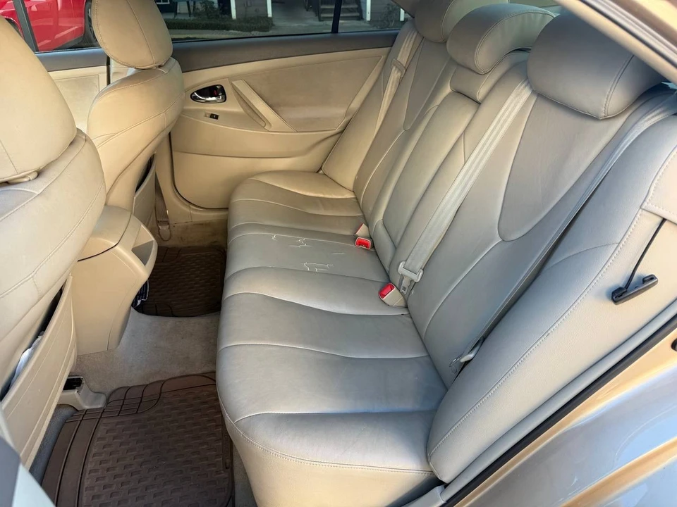 2010 Toyota - Image 4 of 12