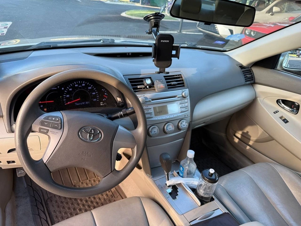 2010 Toyota - Image 8 of 12