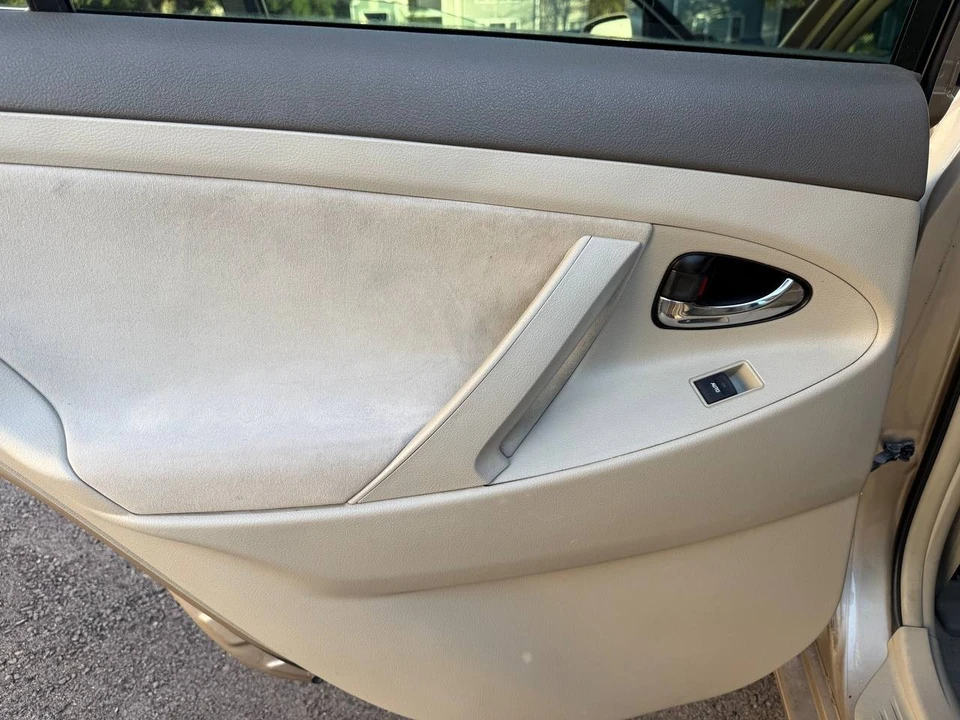 2010 Toyota - Image 5 of 12