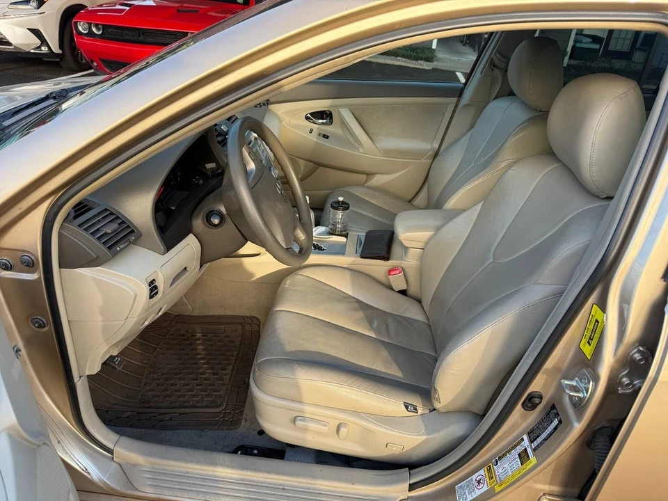 2010 Toyota - Image 10 of 12