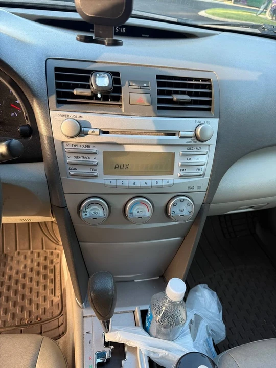2010 Toyota - Image 9 of 12