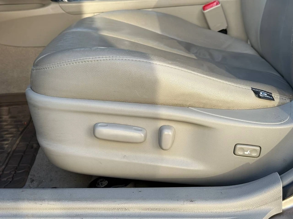 2010 Toyota - Image 3 of 12