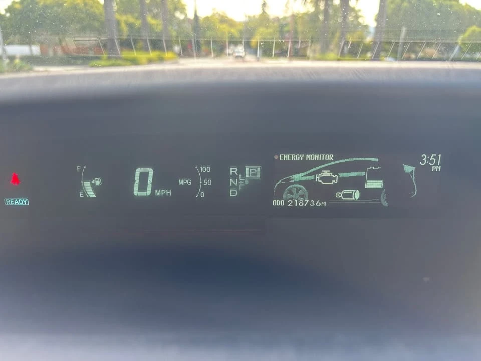 2010 Toyota Prius 3rd Gen - Image 12 of 15