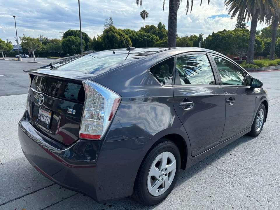 2010 Toyota Prius 3rd Gen - Image 5 of 15