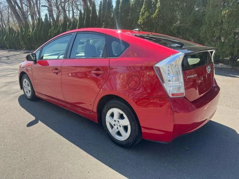 2010 Toyota Prius 3rd Gen - Image 5 of 12