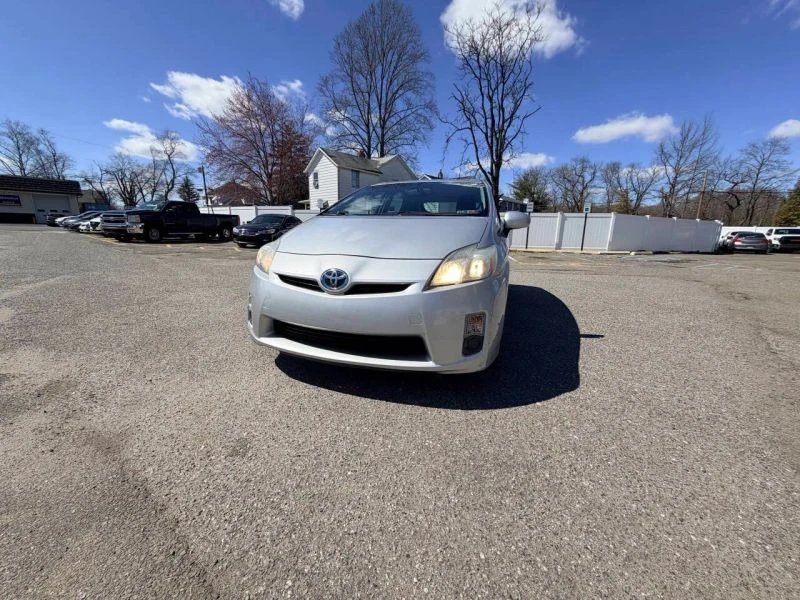 2010 Toyota Prius 3rd Gen - Image 2 of 12