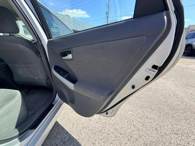2010 Toyota Prius 3rd Gen - Image 11 of 12