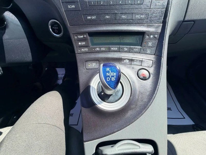 2010 Toyota Prius 3rd Gen - Image 6 of 12