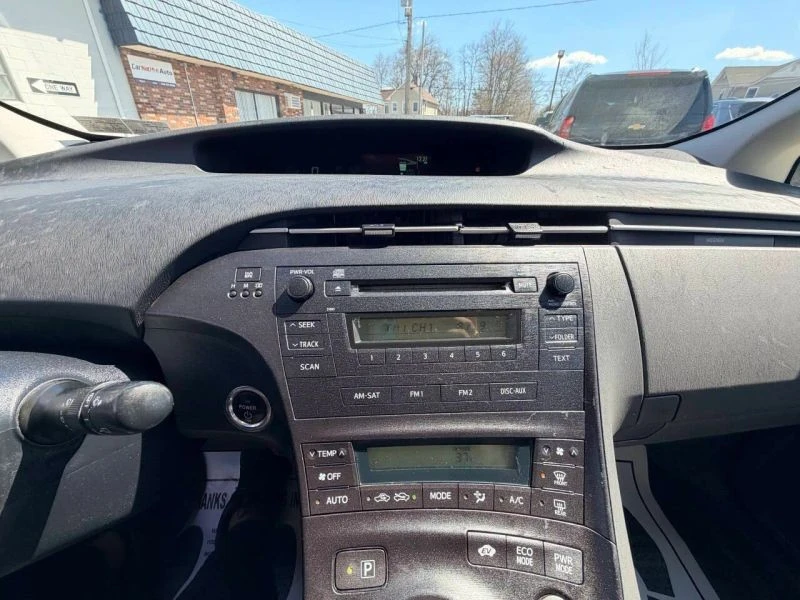 2010 Toyota Prius 3rd Gen - Image 4 of 12
