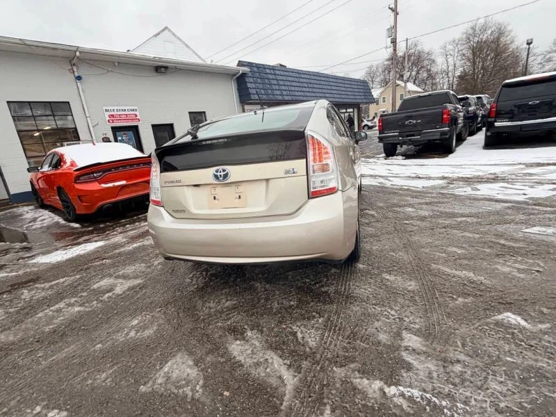 2010 Toyota Prius 3rd Gen - Image 11 of 12