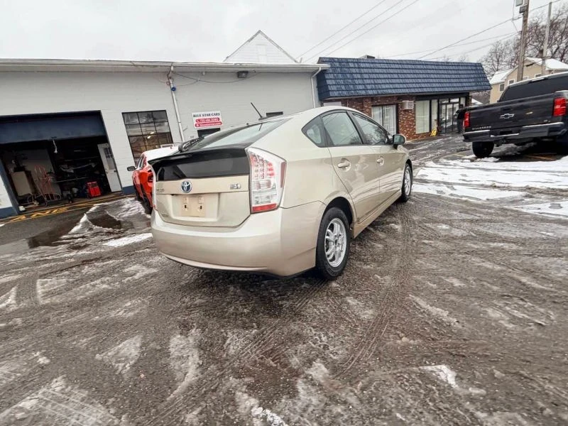 2010 Toyota Prius 3rd Gen - Image 10 of 12