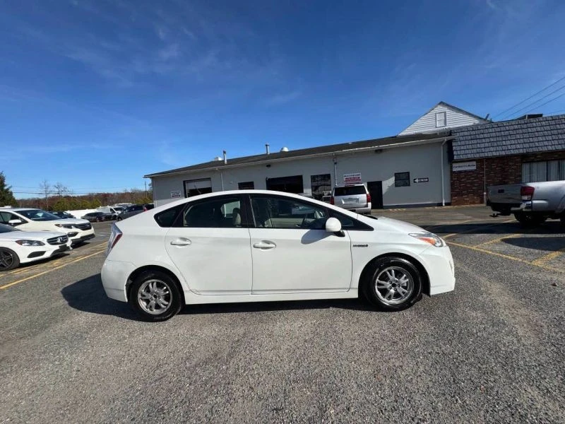 2010 Toyota Prius 3rd Gen - Image 6 of 12