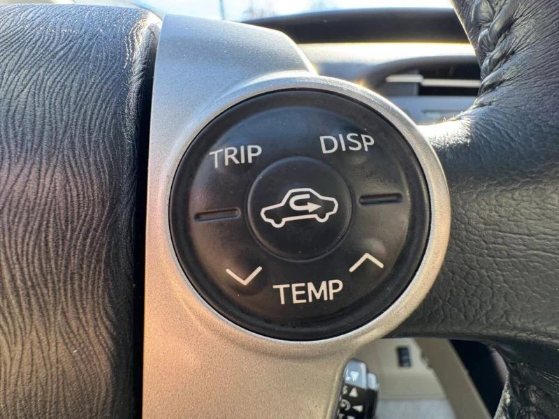 2010 Toyota Prius 3rd Gen - Image 11 of 12
