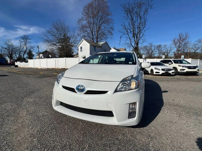 2010 Toyota Prius 3rd Gen - Image 2 of 12