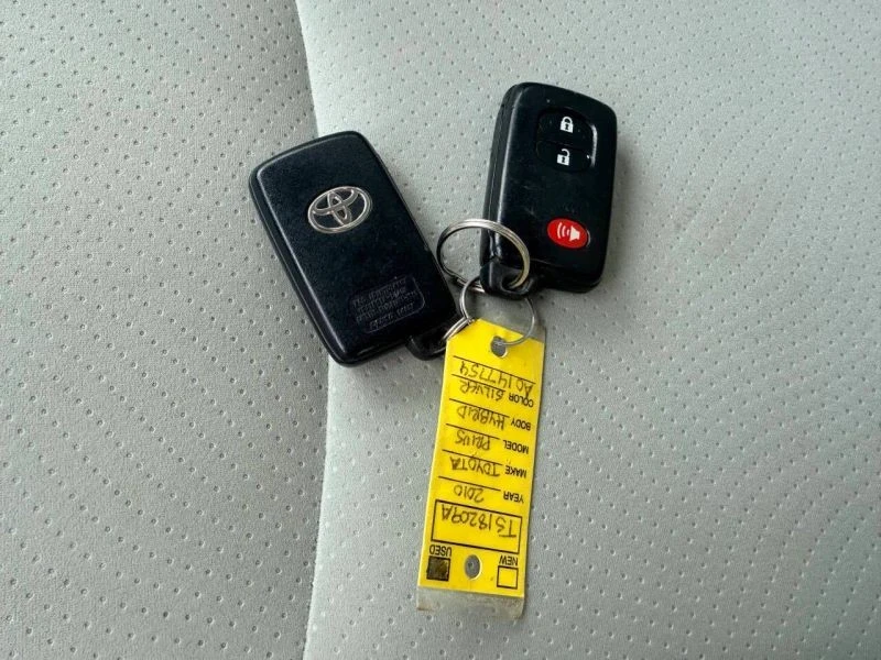 2010 Toyota Prius 3rd Gen - Image 11 of 12