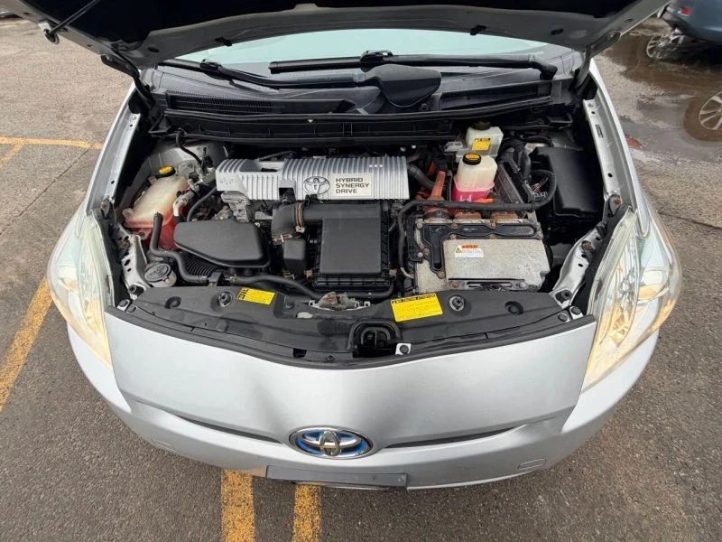 2010 Toyota Prius 3rd Gen - Image 7 of 12
