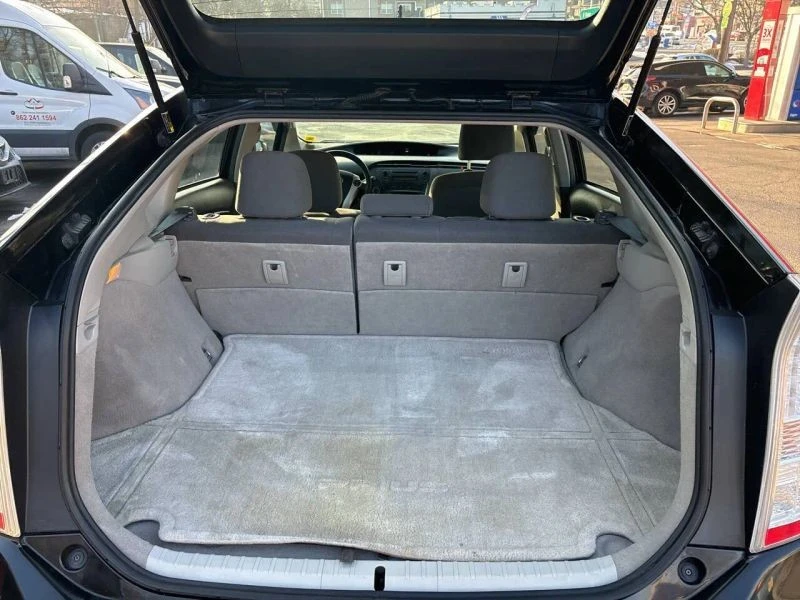 2010 Toyota Prius 3rd Gen - Image 11 of 12