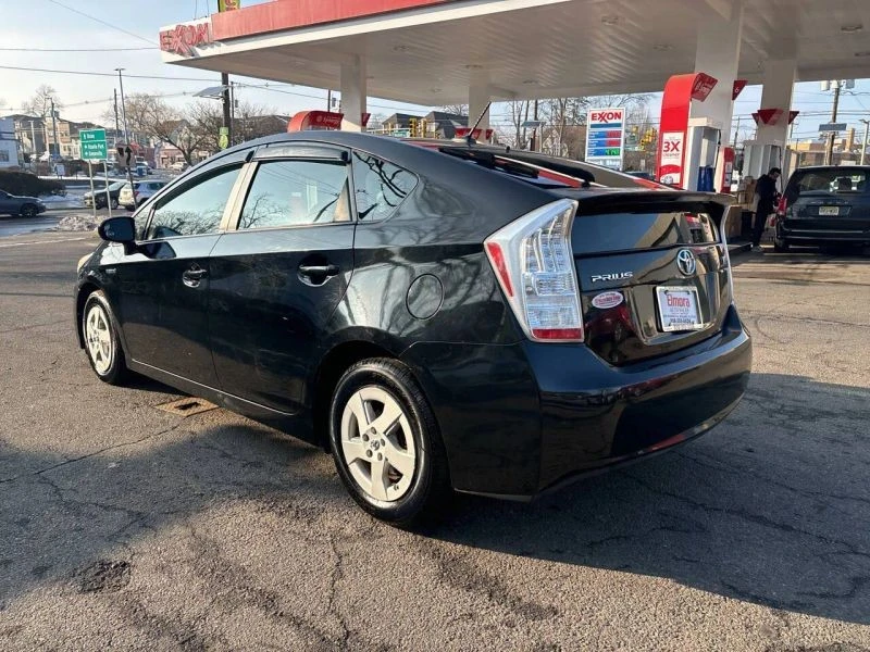 2010 Toyota Prius 3rd Gen - Image 5 of 12