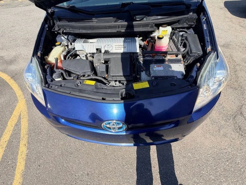 2010 Toyota Prius 3rd Gen - Image 6 of 12