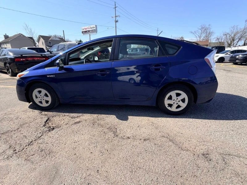 2010 Toyota Prius 3rd Gen - Image 8 of 12