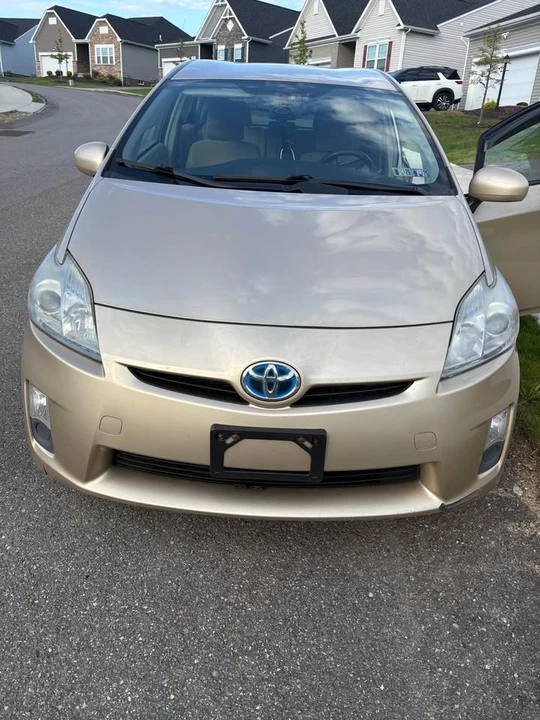 2010 Toyota Prius 3rd Gen - Image 3 of 17