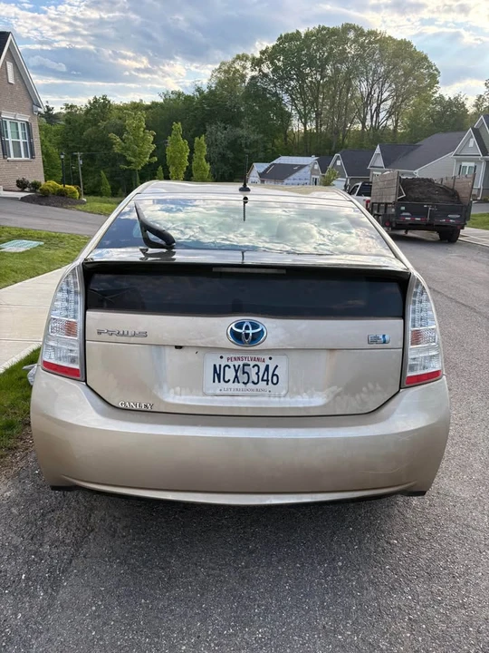 2010 Toyota Prius 3rd Gen - Image 15 of 17