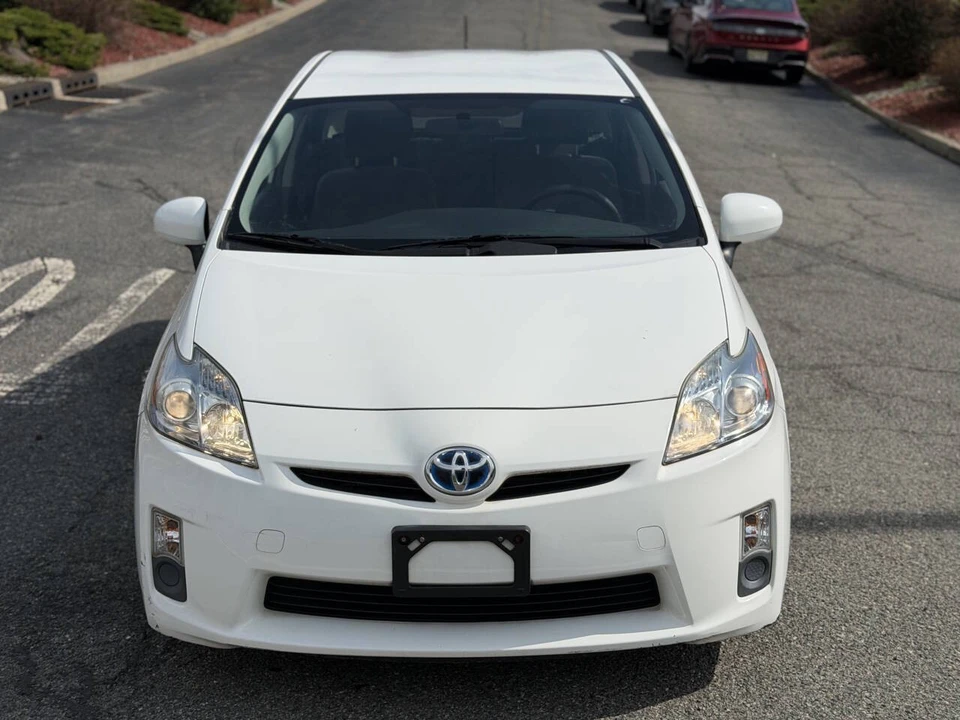 2010 Toyota Prius 3rd Gen - Image 3 of 16
