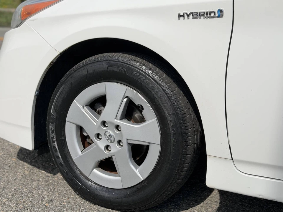 2010 Toyota Prius 3rd Gen - Image 10 of 16