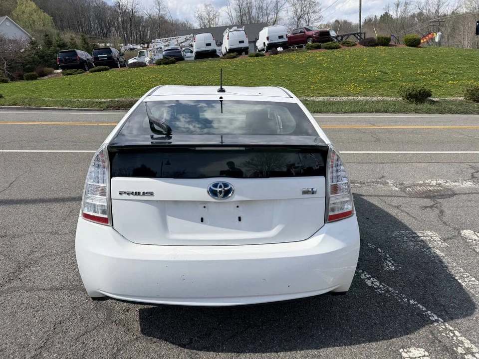 2010 Toyota Prius 3rd Gen - Image 7 of 16