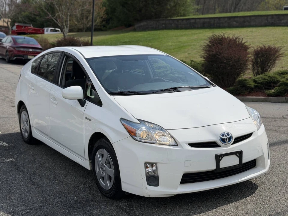 2010 Toyota Prius 3rd Gen - Image 4 of 16