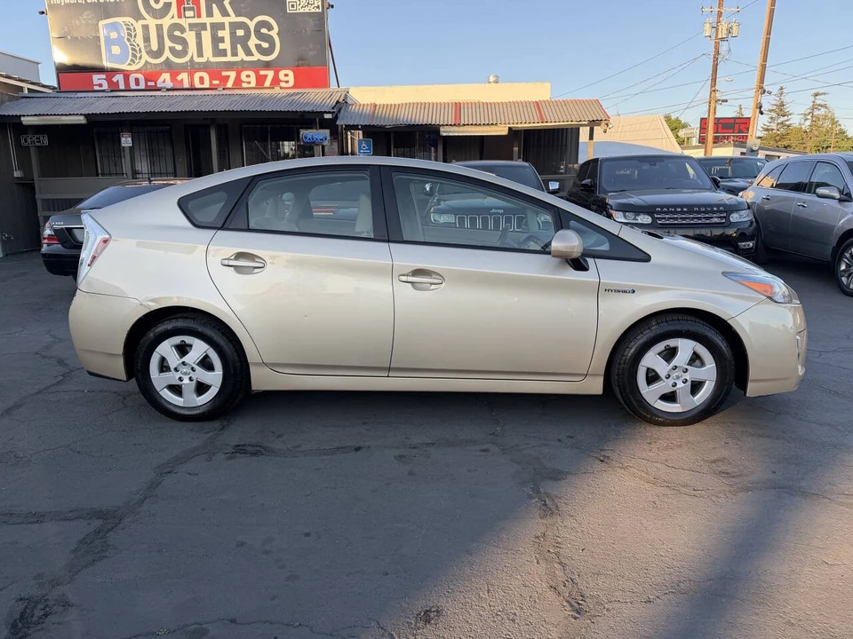 2010 Toyota Prius 3rd Gen - Image 6 of 16
