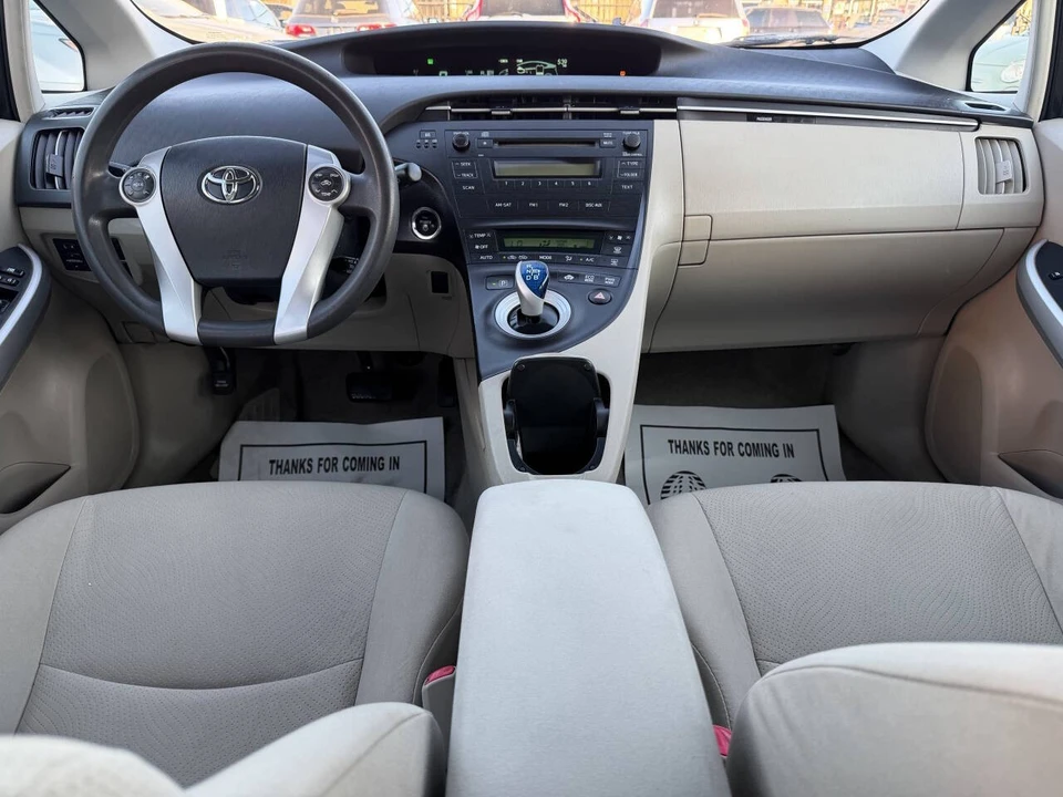 2010 Toyota Prius 3rd Gen - Image 10 of 16
