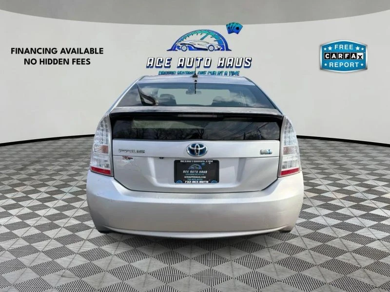 2010 Toyota Prius 3rd Gen - Image 6 of 12